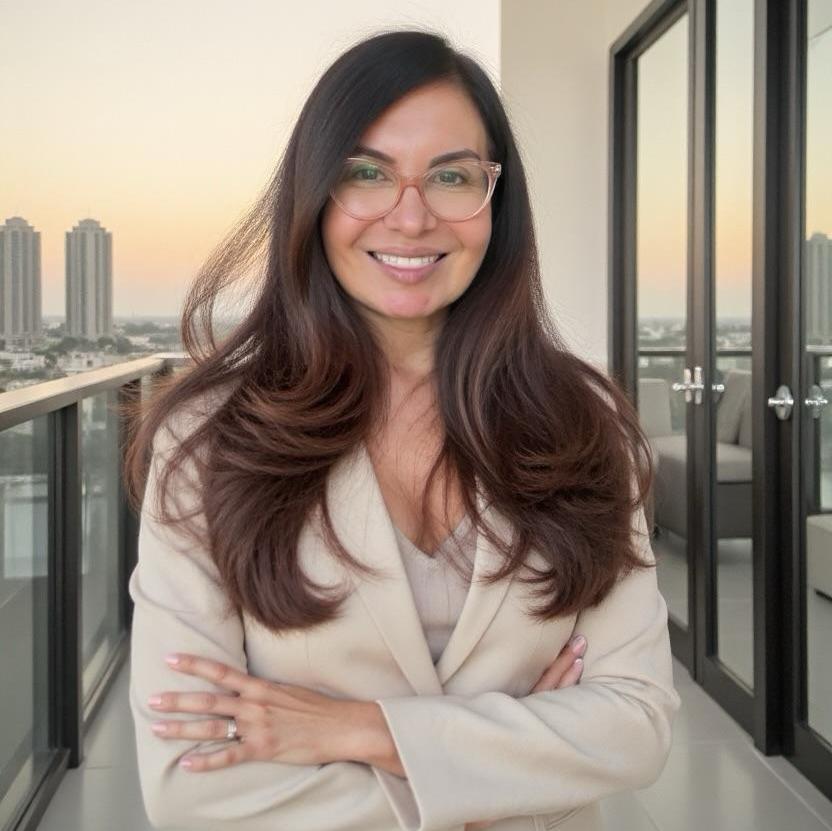 Edna Talavera headshot